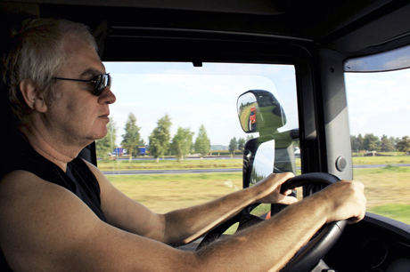 David Ericsson är chaufför, författare och krönikör i Transportarbetaren.