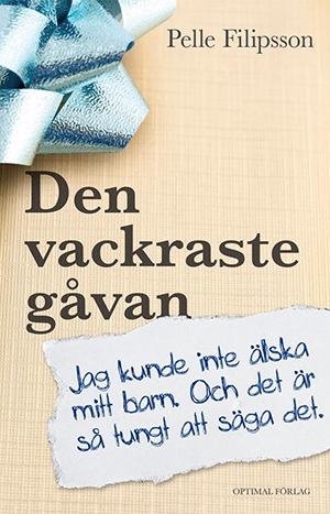 Pelle Filipssons första roman Den vackraste gåvan gavs ut på Optimal förlag 2010.