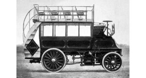 Daimlers buss från 1899 kunde förses med sittplatser på taket.