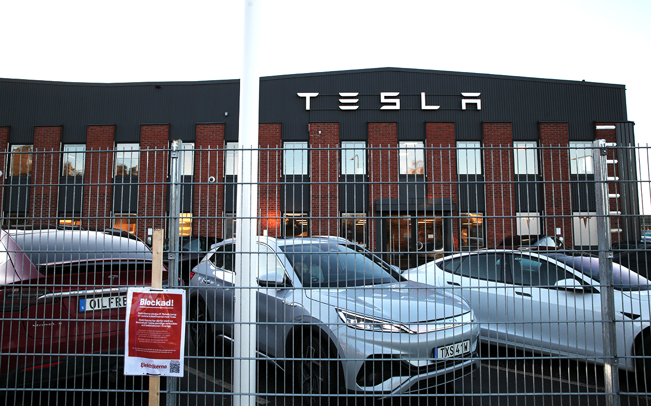 Teslas verkstad i Segeltorp. Foto: Lilly Hallberg