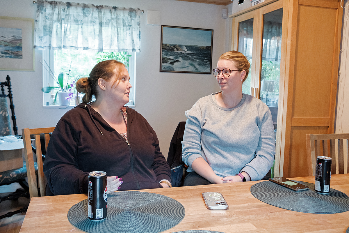 Sofie Norén och Carina Olin träffar Transportarbetaren hemma hos Sofie i Blentarp.