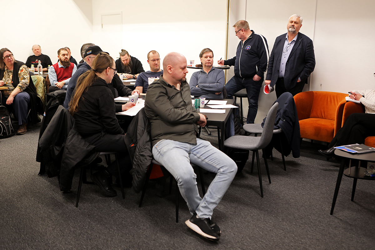 Fortsatt diskussion. Transports avdelningar 11 och 18 initierade en branschträff för taxi i höstas. Vid träffen i februari i år presenterades bland annat en enkät om hur färdtjänstförare ser på sina arbetsvillkor. Foto: Lilly Hallberg