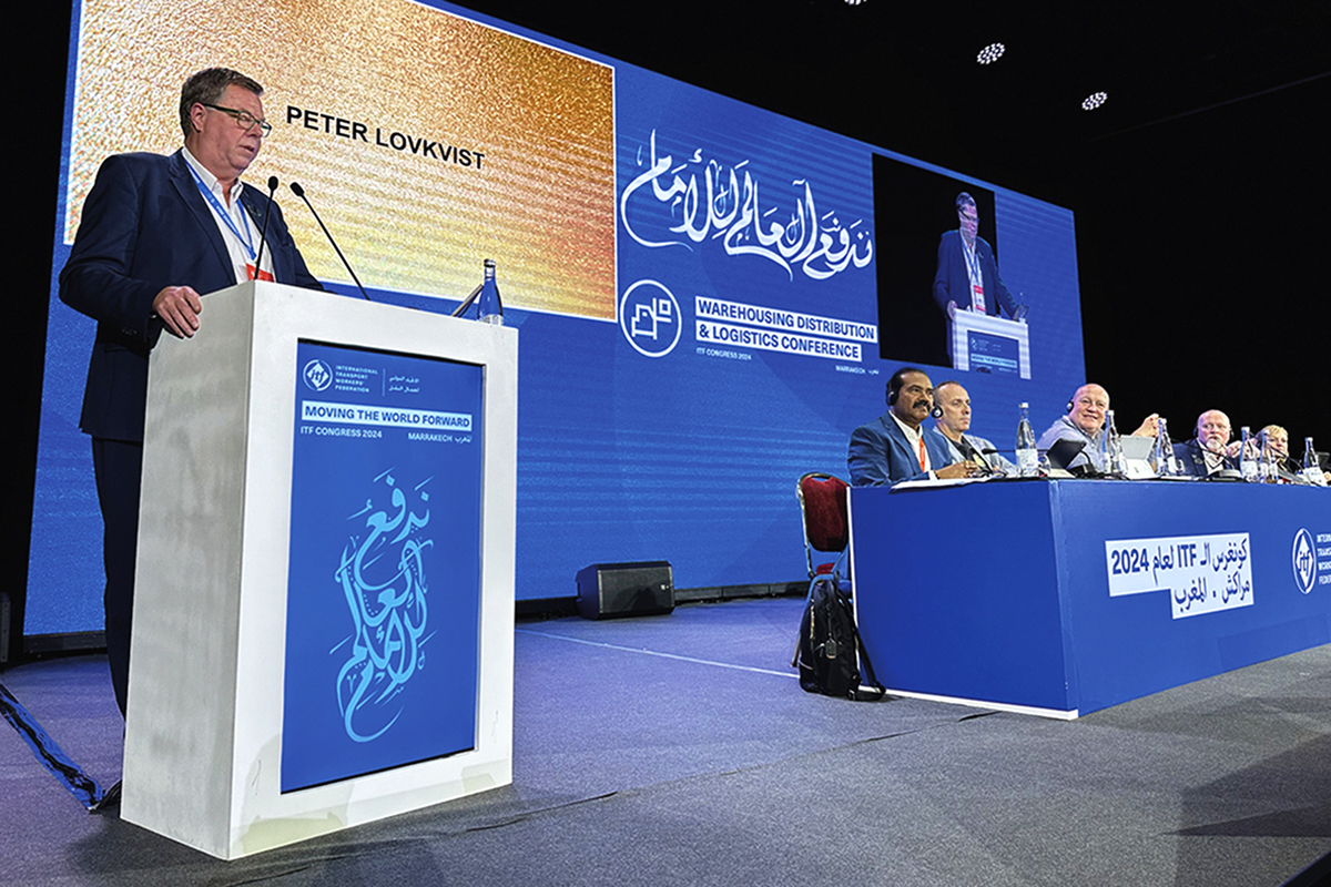 2024 fick Transports förbundskassör Peter Lövkvist pris för sitt internationella fackliga arbete på ITF:s kongress i Marrakech. Foto: Elin Lörnbo